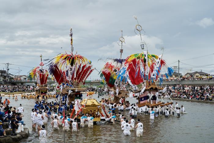 風治八幡神社川渡行事