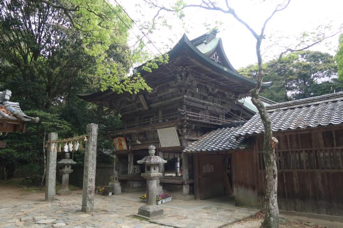 県指定 櫻井神社本殿・拝殿 石橋